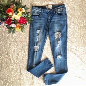 L&B Brand: Lace Patch Skinny Jeans (like new)